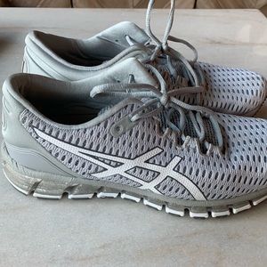 ASICS Quantum 360, silver 9.5- worn once!